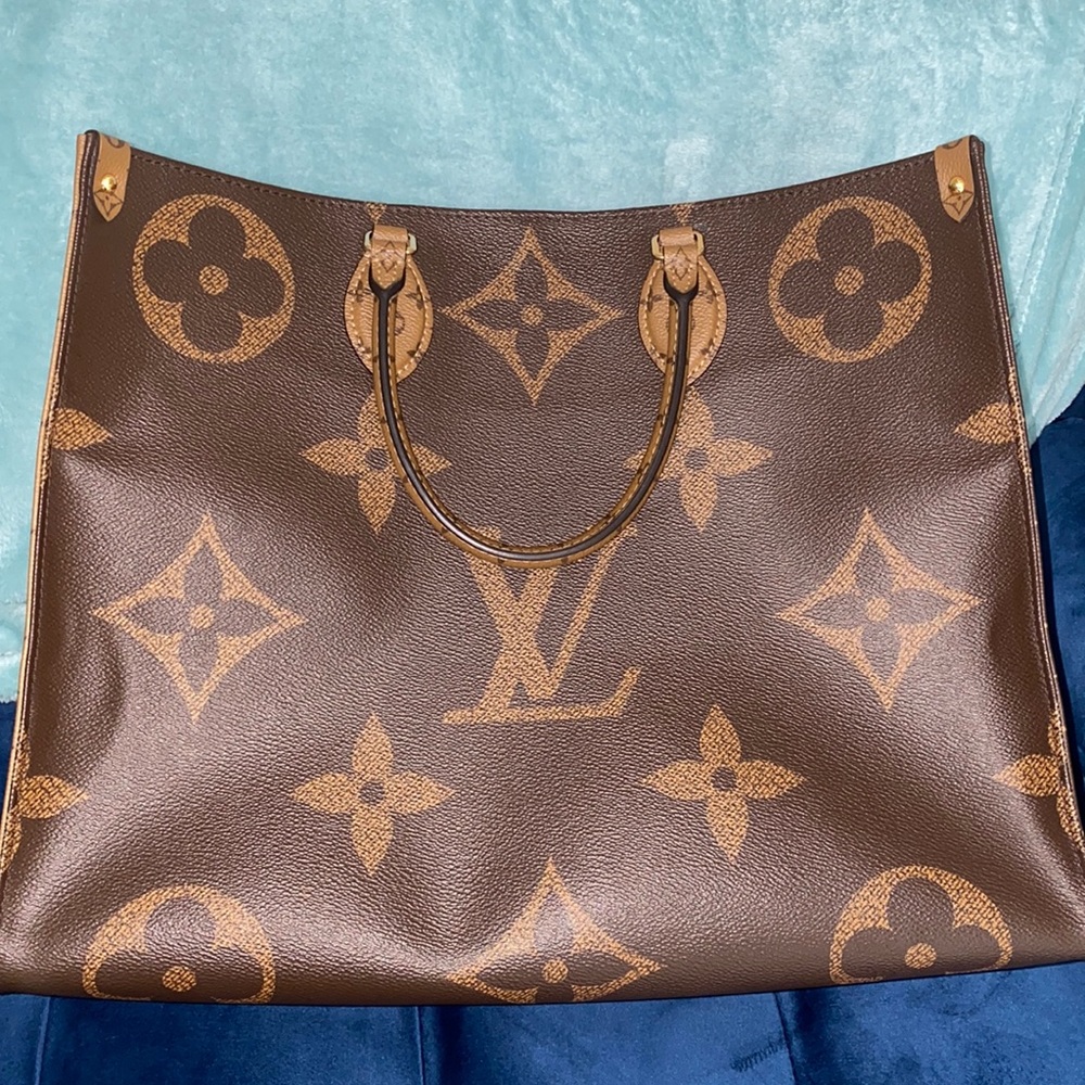 Louis Vuitton OnTheGo GM